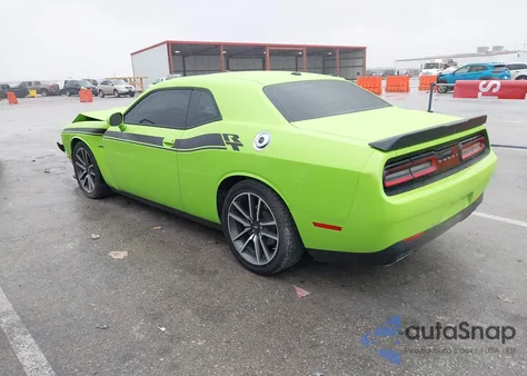 2023 Dodge Challenger R/T z USA, uszkodzony, nr VIN 2C3CDZBT8PH634440